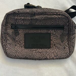 Keep it Light Hip Pack